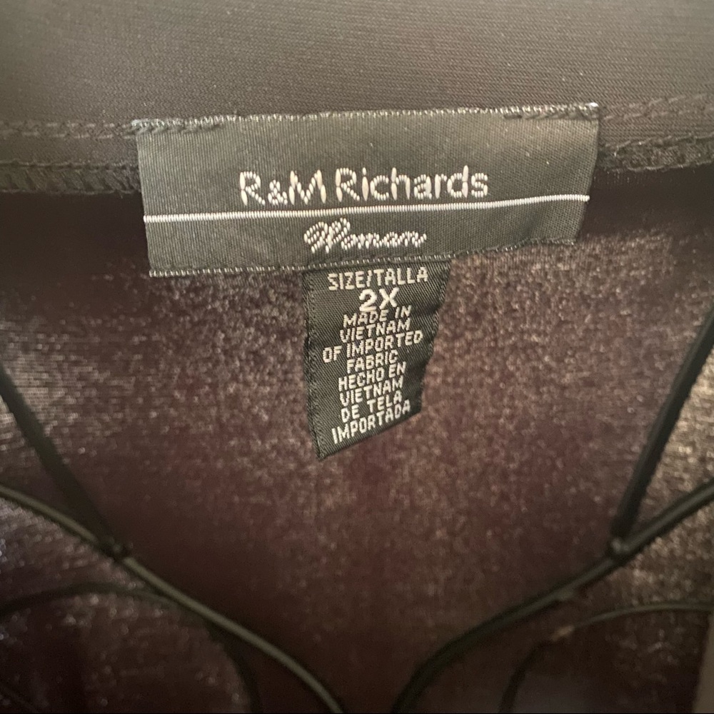 R&M Richard’s Ruffle Edge Shrug - Picture 3 of 3